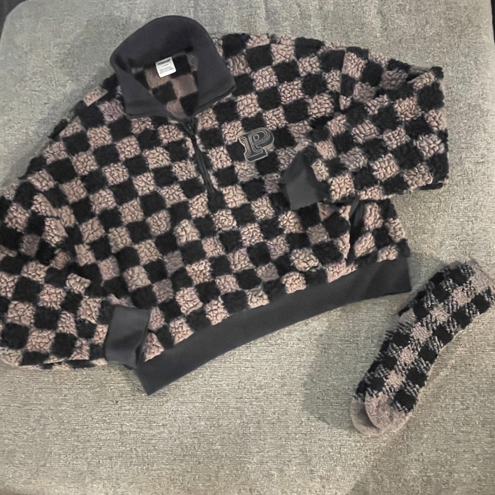 PINK Victoria's Secret Black and Tan Checkered Fabric Sweatshirt Medium Socks